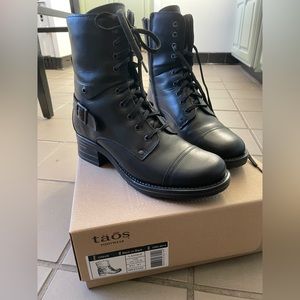 Taos Crave leather boots New In Box